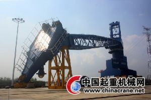 �Ͼ��۰��b�L����(n��i)�Ӵa�^���Ƅ�(d��ng)���ص��C(j��)